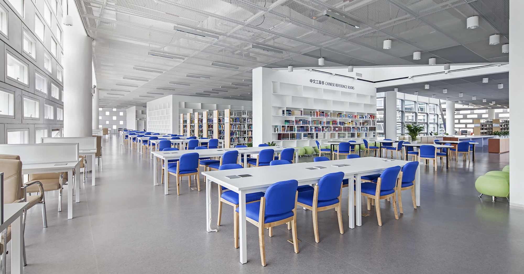 53869768c07a8095bc000053_library-of-south-university-of-science-and-technology-of-china-urbanus_11a-open_access_reading_area
